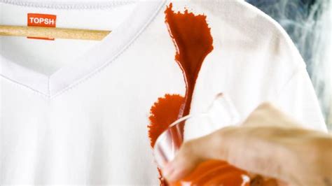 how to put fake blood stains on clothes